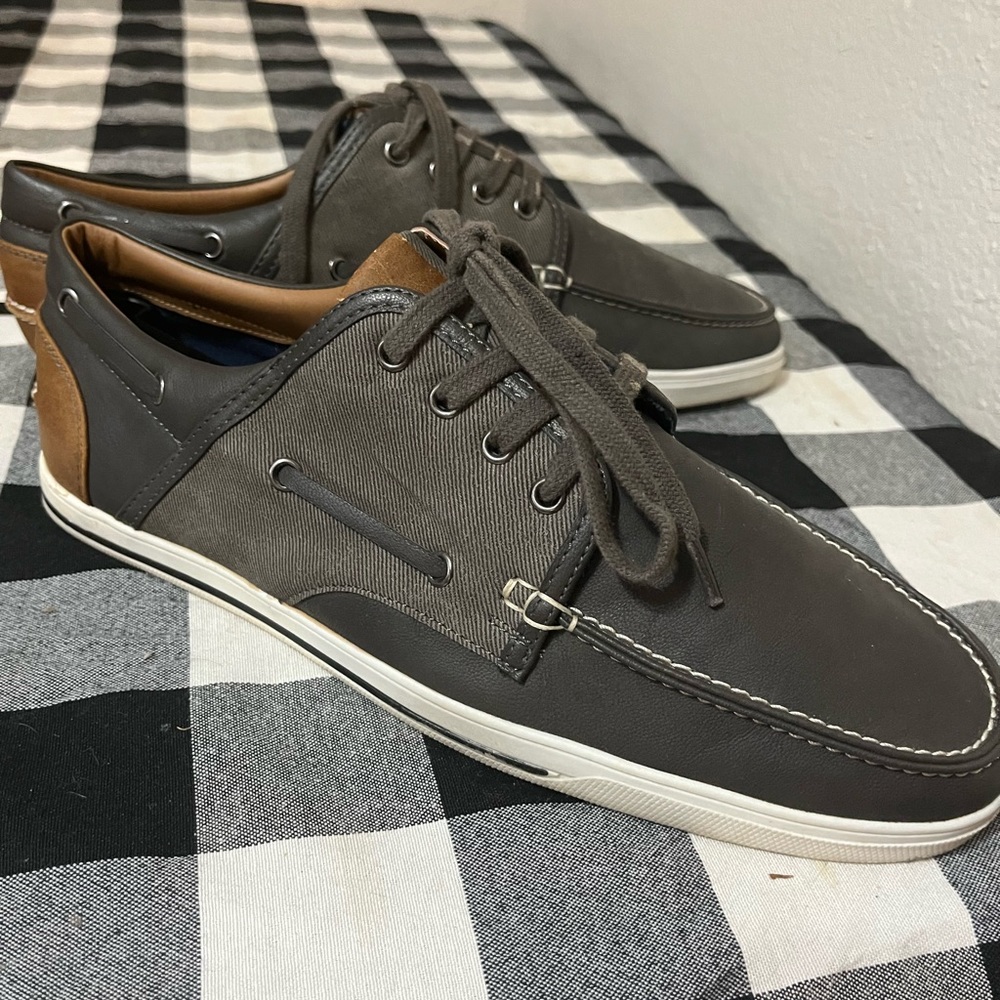Mens size 10 shoe